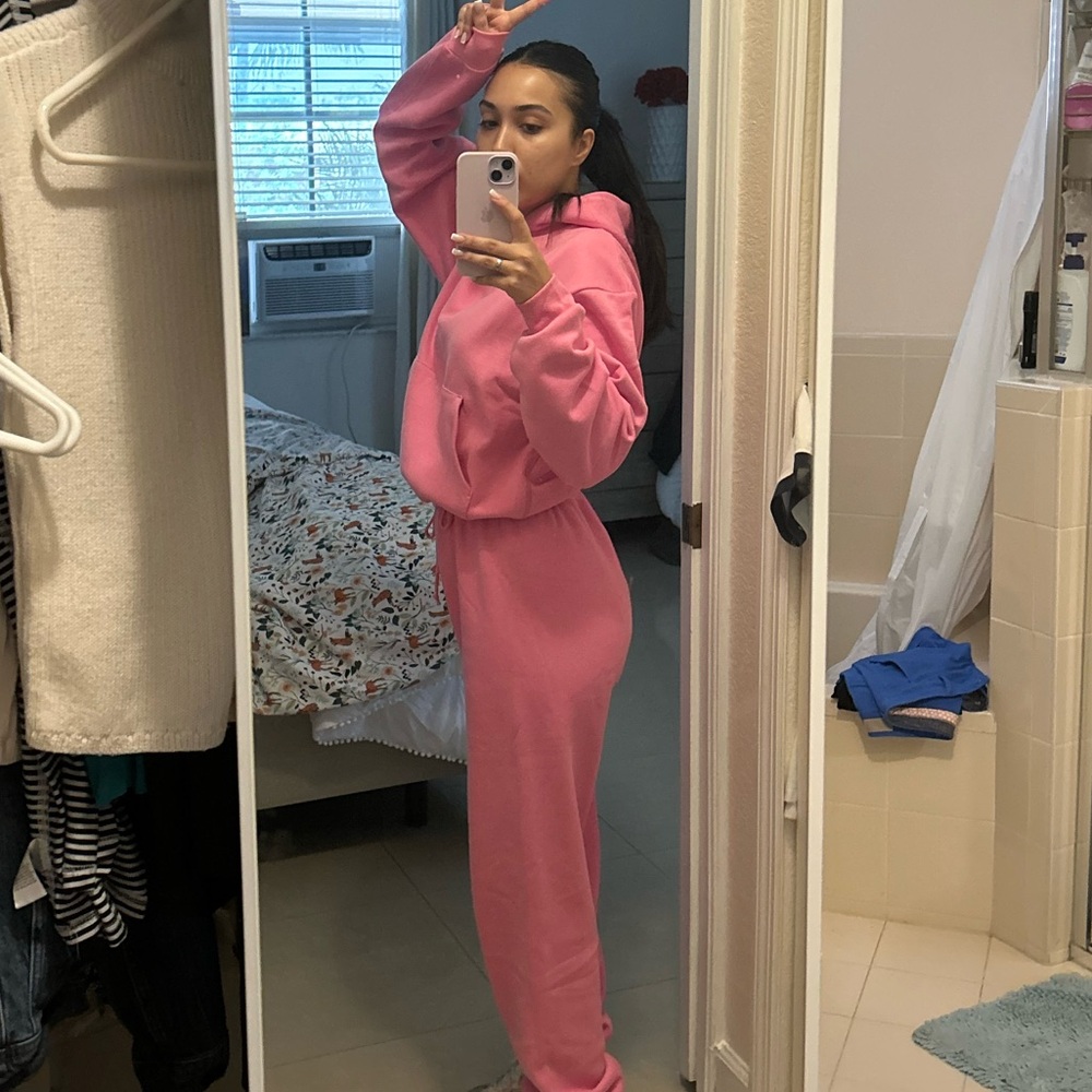 SKIMS Pink Sweatshirt and Sweatpants Set